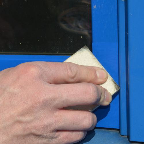 Fensterrahmen abschleifen